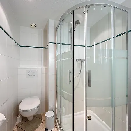 Appartement Boucanier 002, Avec Jardin
